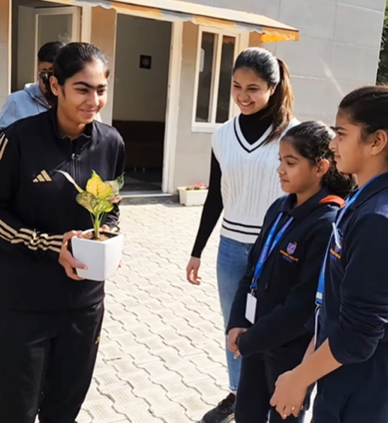 We were thrilled to welcome the talented and inspiring @__parshavi___chopra, an under-19 All-Rounder Bowler at prometheus school.